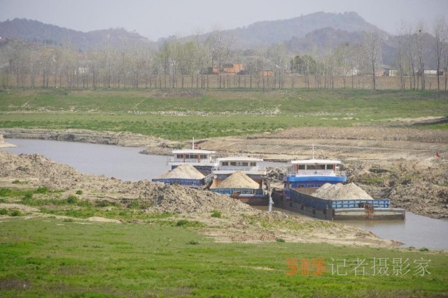 長(zhǎng)江流域現(xiàn)非法采砂新苗頭：以清淤之名盜砂、“螞蟻搬家”式偷砂