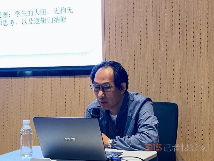 思維點(diǎn)撥促成長(zhǎng) 妙筆生花文采揚(yáng)——靳新國(guó)院長(zhǎng)蒞臨永嘉中學(xué)附屬中學(xué)指導(dǎo)