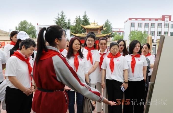 北京石景山女企業(yè)家青海愛(ài)心行