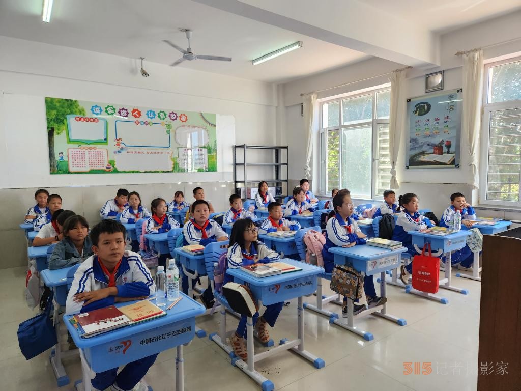 新起點(diǎn)，夢(mèng)想啟動(dòng)：全國(guó)多地中小學(xué)迎來(lái)開(kāi)學(xué)