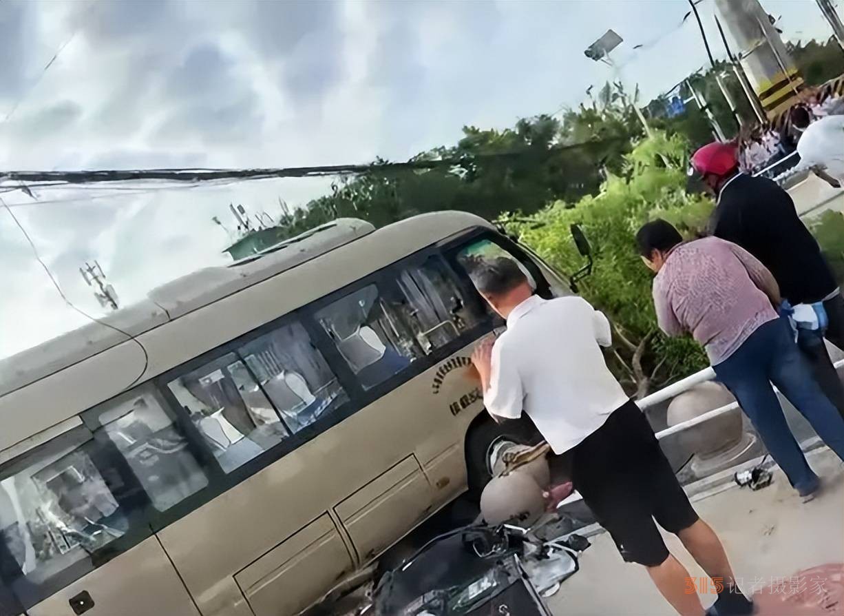 5學(xué)生6家長死亡,山東一學(xué)校門前突發(fā)車禍,校方稱司機(jī)與師生無矛盾 