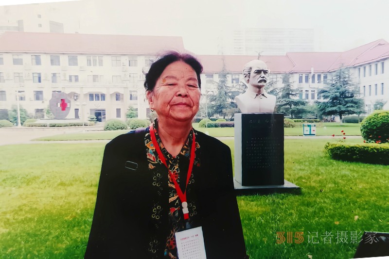 “巨榮指法”——實現(xiàn)醫(yī)學跨越的方法