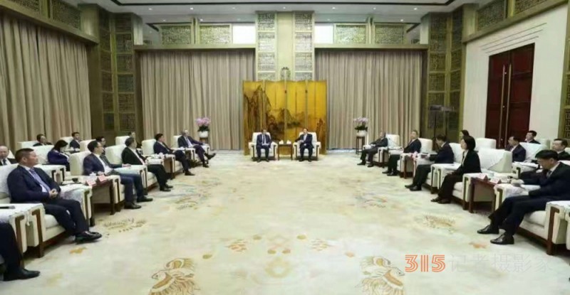 呂紹蔚出席2025“相約春天賞櫻花”經(jīng)貿(mào)盛會(huì) 共繪湖北開放新圖景