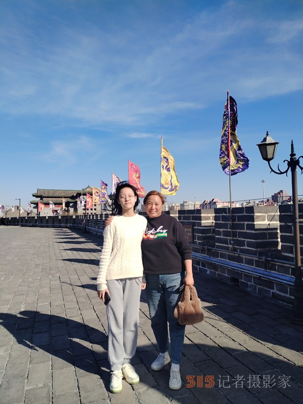 春分時(shí)節(jié)明城墻樂(lè)游賞梅