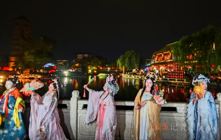 洛邑古城夜未央，漢服華彩映華光