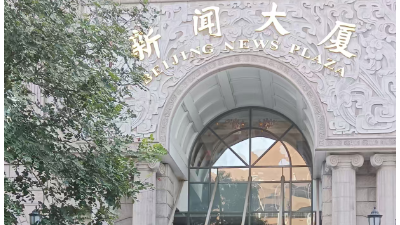 光影鑄魂，筆耕不輟 —— 王飛