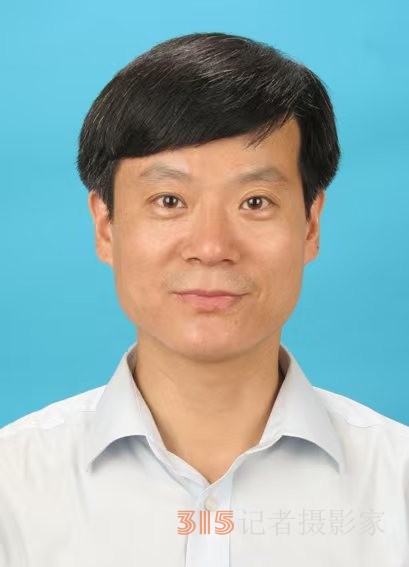 抓住機遇、應(yīng)對挑戰(zhàn)，擁抱民營經(jīng)濟發(fā)展的春天